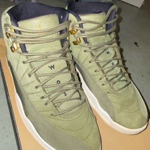 If interested hit my number to meet up (413) 381-2325